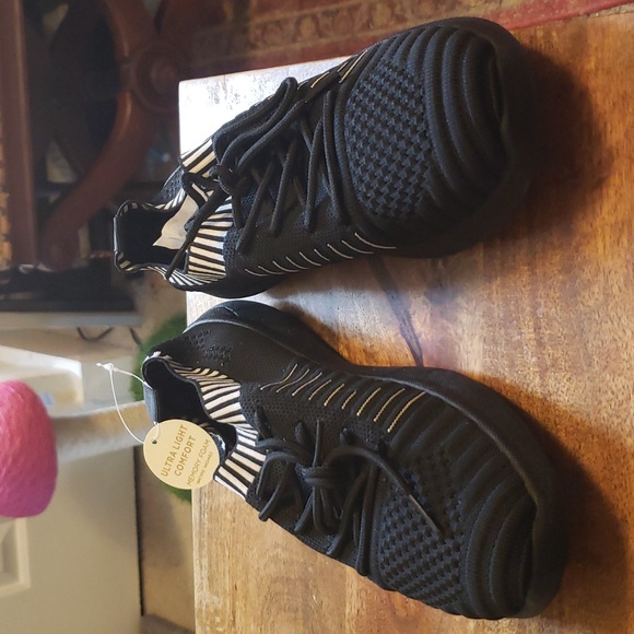 Danskin Women's Energy Lace Up Pull On Washable Sneakers - Picture 4 of 15